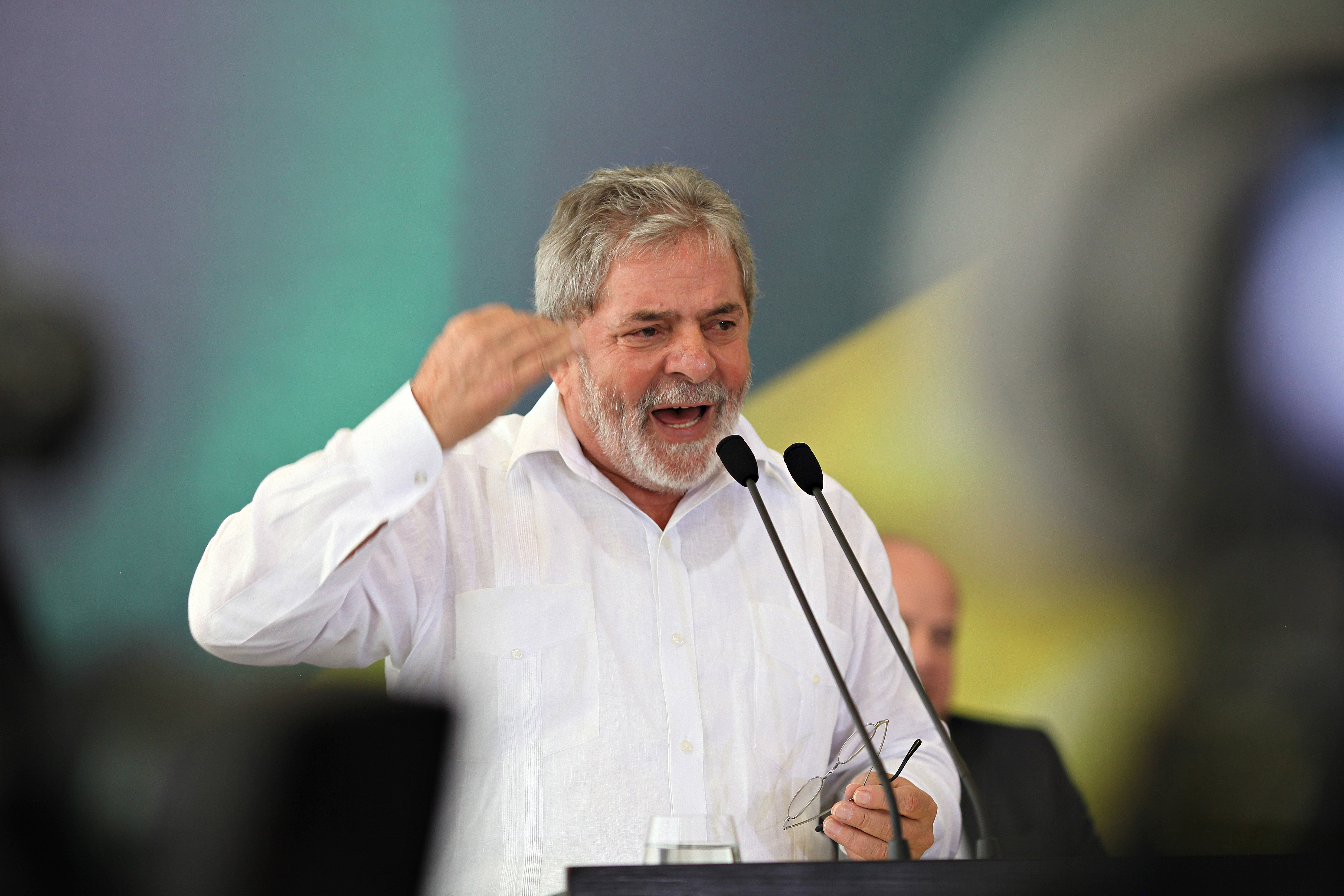 Presidente Lula discursa na inauguração simultânea de uma agência da Previdência Social em Caetés, da terceira cascata de enriquecimento de urânio da INB em Resende, e da Hidrelétrica Foz de Chapecó 